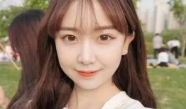 吃瓜网红黄色头发女孩,揭秘黄色头发女孩的时尚魅力