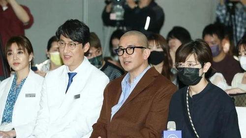 吃瓜博主娱乐圈博主,揭秘吃瓜博主与娱乐圈博主背后的故事