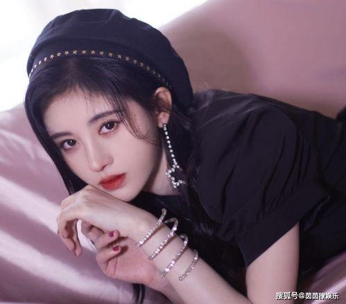 吃瓜娱乐圈鞠婧祎,娱乐圈的瓜田,她如何成为焦点?”